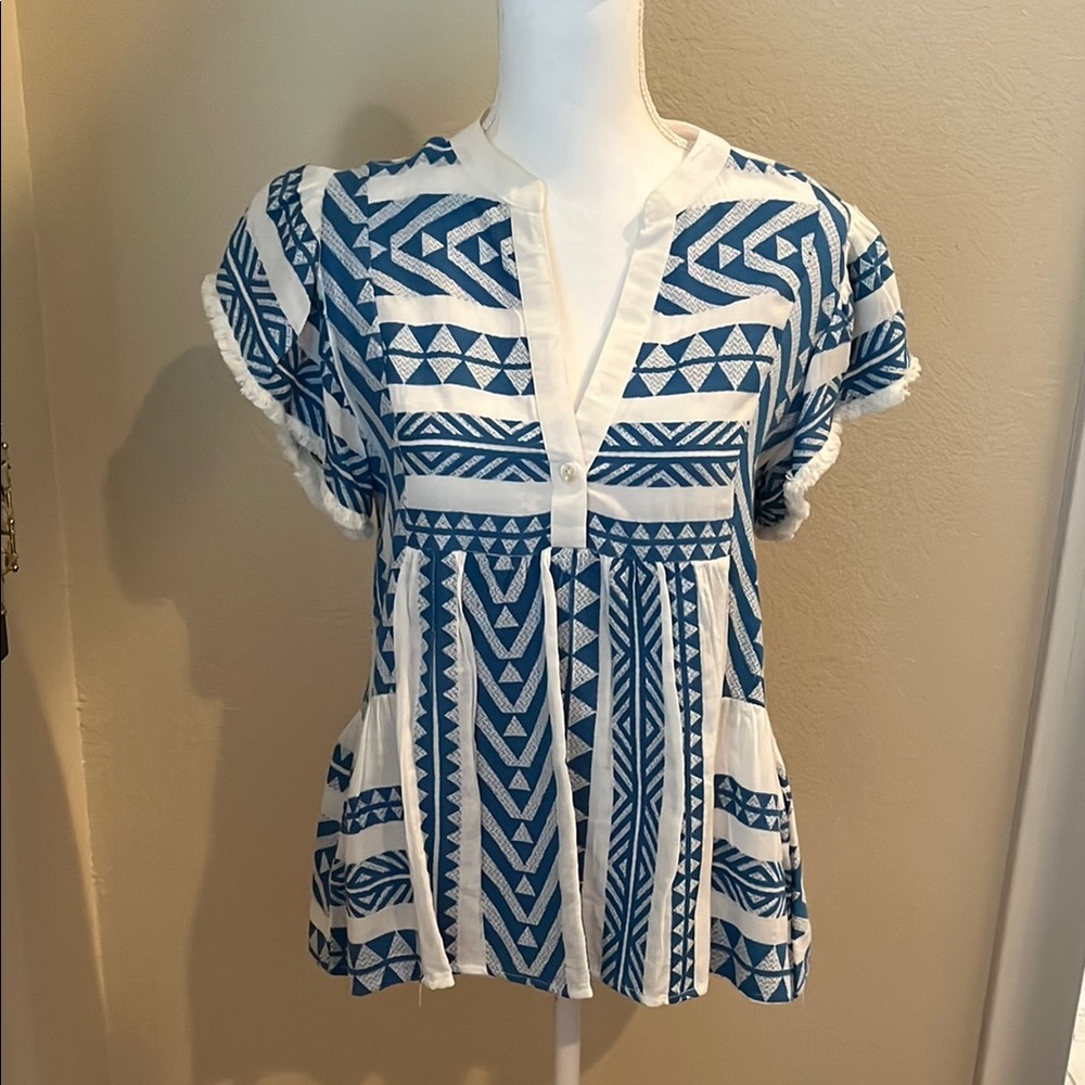 THML Blue and White Geometric Patterned top